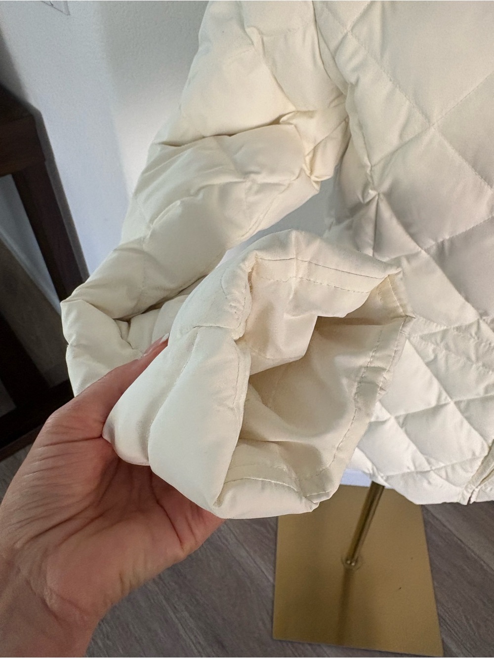 Guess Cream Quilted Puffer Jacket with Faux Fur Trim - Picture 10 of 10